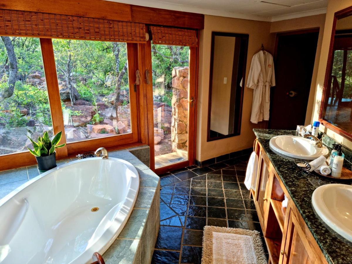 Sekala Private Game Lodge ヴェルハヴォンデン・ゲーム・リザーブ エクステリア 写真