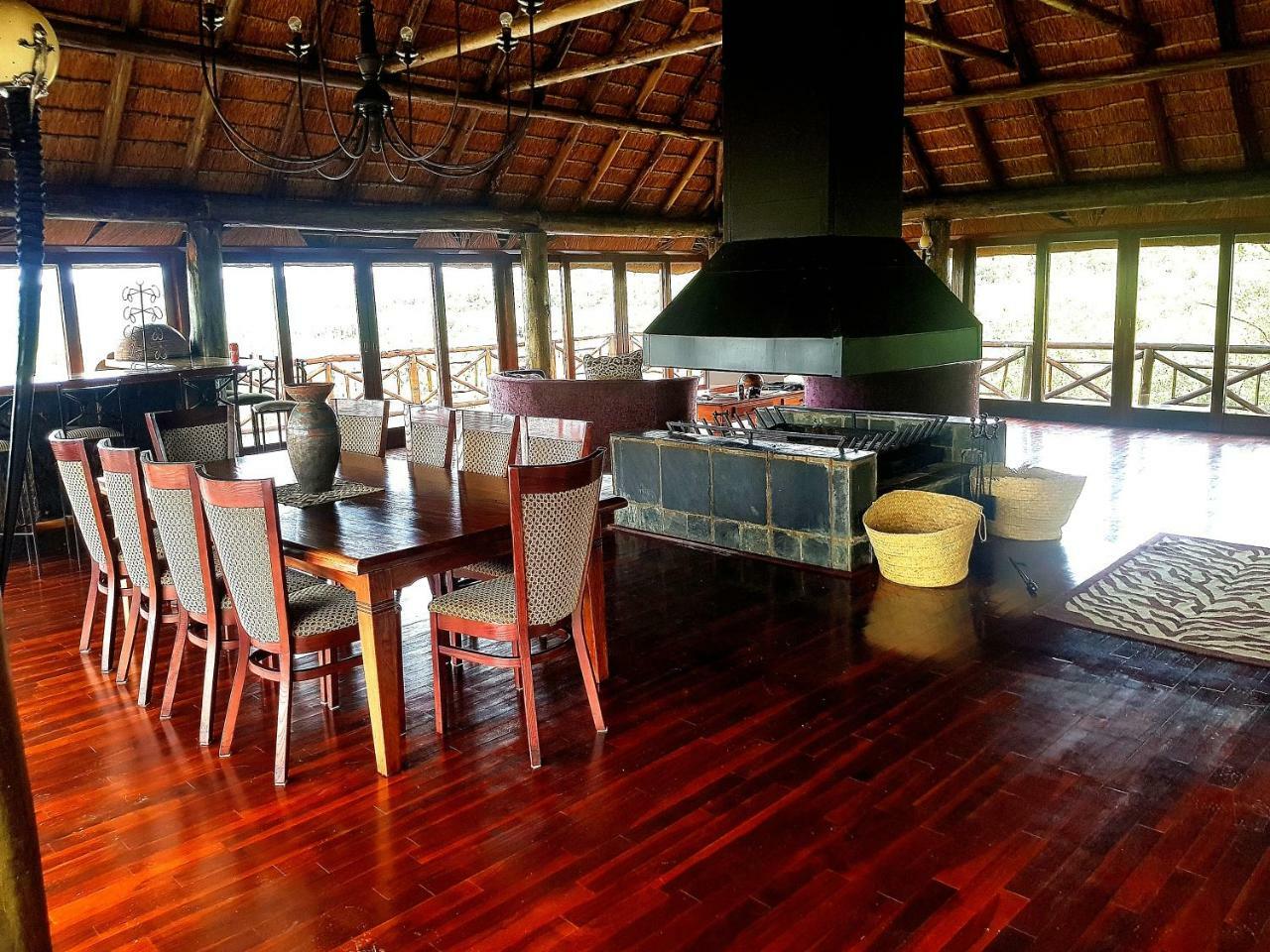 Sekala Private Game Lodge ヴェルハヴォンデン・ゲーム・リザーブ エクステリア 写真